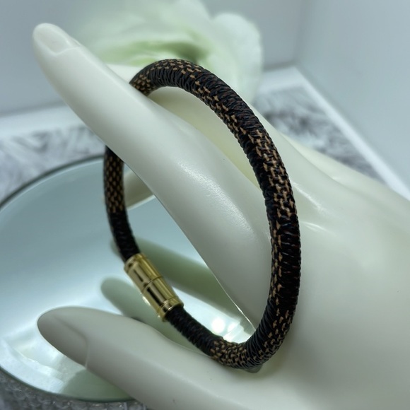 Brown And Black Pattern Magnetic Clasp Bracelet - Picture 6 of 11